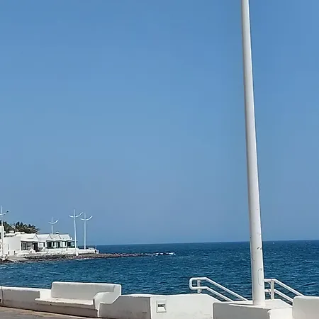 Sunhouse * Playa Honda (Lanzarote)
